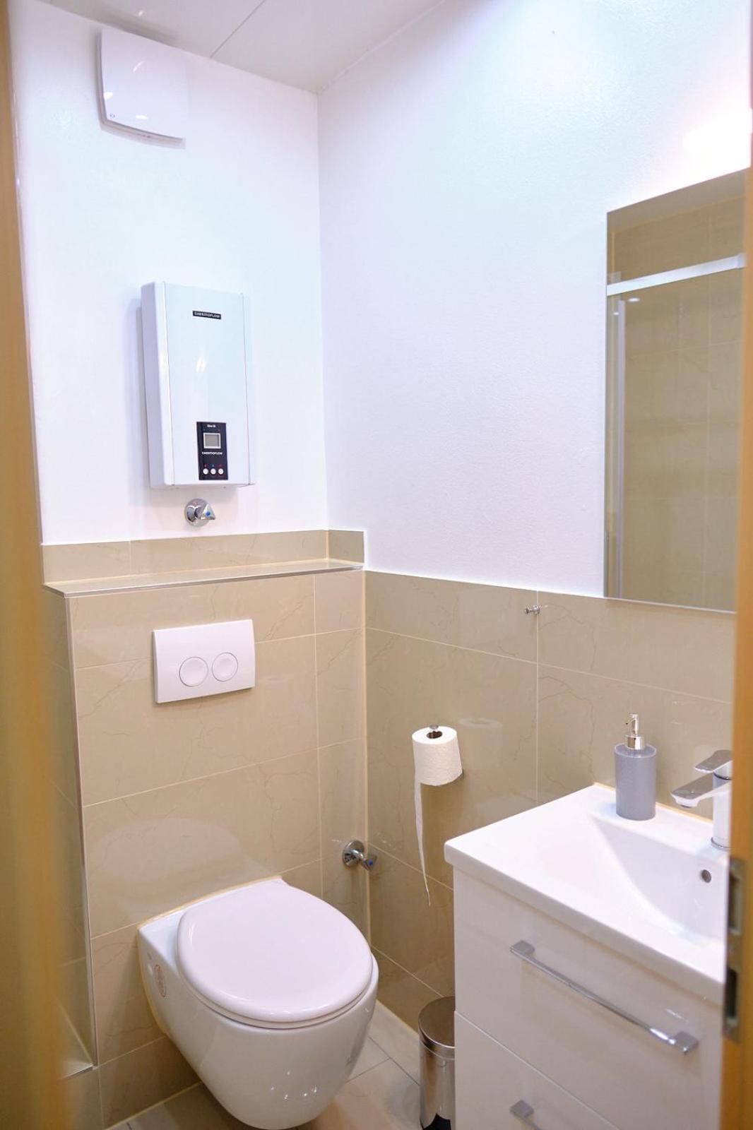 Primetime Suite Fuer 8+Kueche/Wifi Essen Bagian luar foto