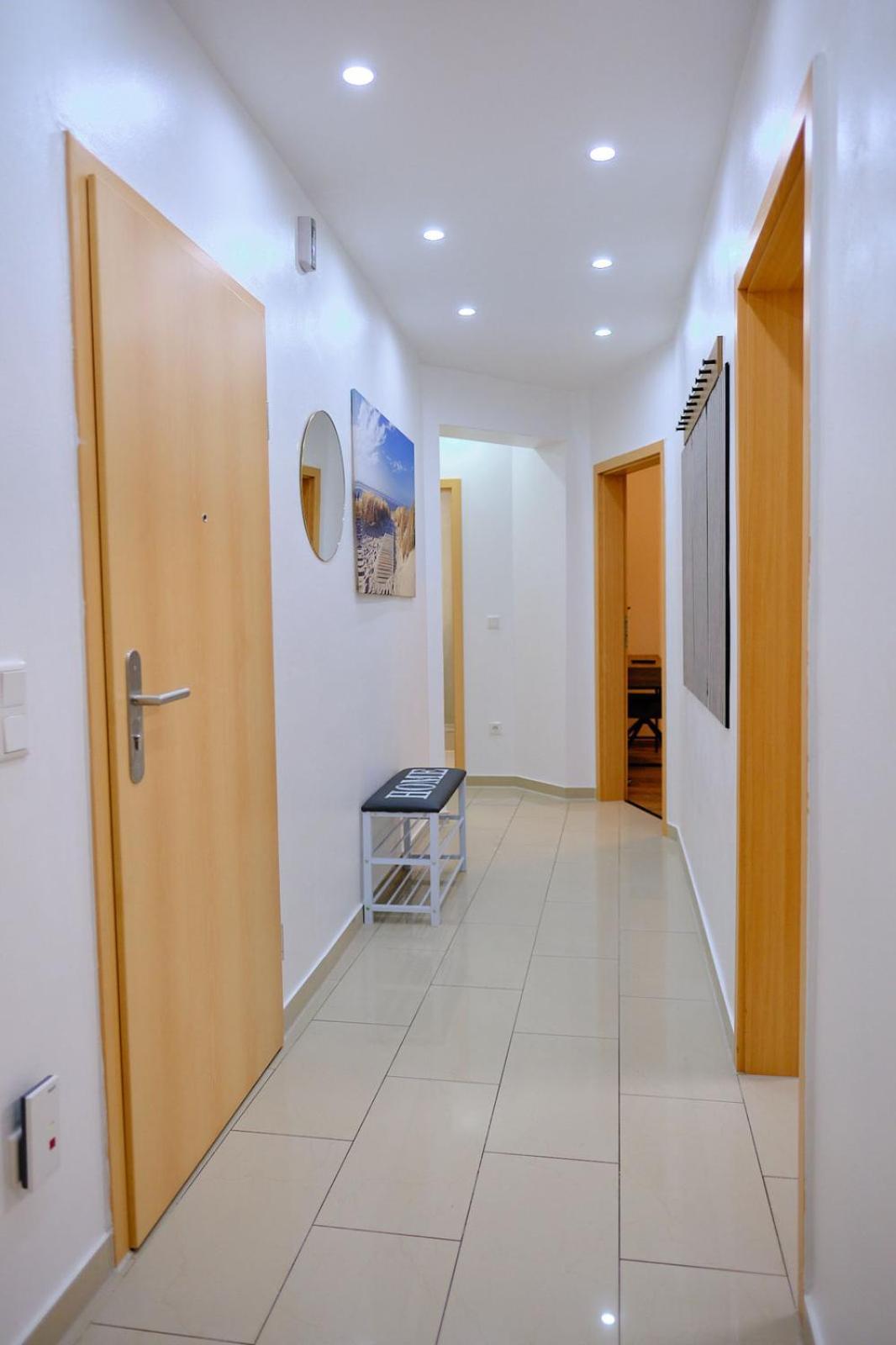 Primetime Suite Fuer 8+Kueche/Wifi Essen Bagian luar foto